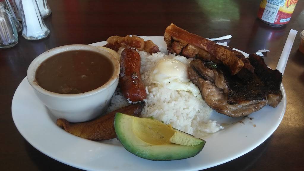 La Casa De Pollo | restaurant | 104 Speedwell Ave, Morristown, NJ 07960, USA | 9732671311 OR +1 973-267-1311