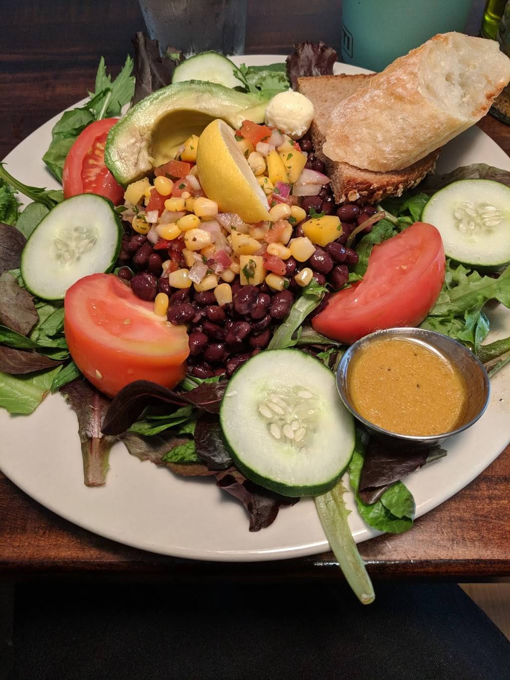 Blue Dahlia Bistro | restaurant | 107 E Hopkins St, San Marcos, TX 78666, USA | 5126679539 OR +1 512-667-9539