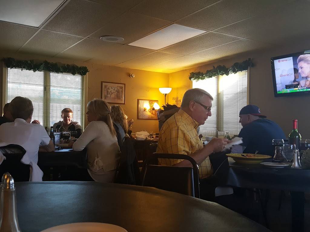 Campolas Italian Bistro | restaurant | 7224 Center St, Mentor, OH 44060, USA | 4402908676 OR +1 440-290-8676