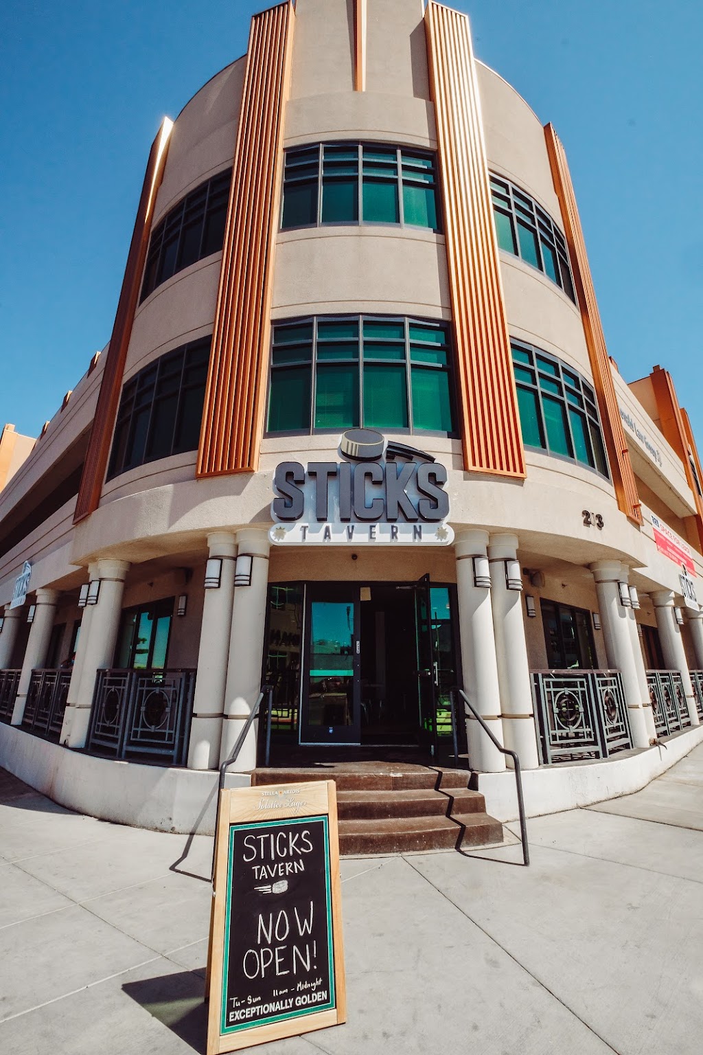 Sticks Tavern | restaurant | 203 S Water St, Henderson, NV 89015, USA | 7029003969 OR +1 702-900-3969