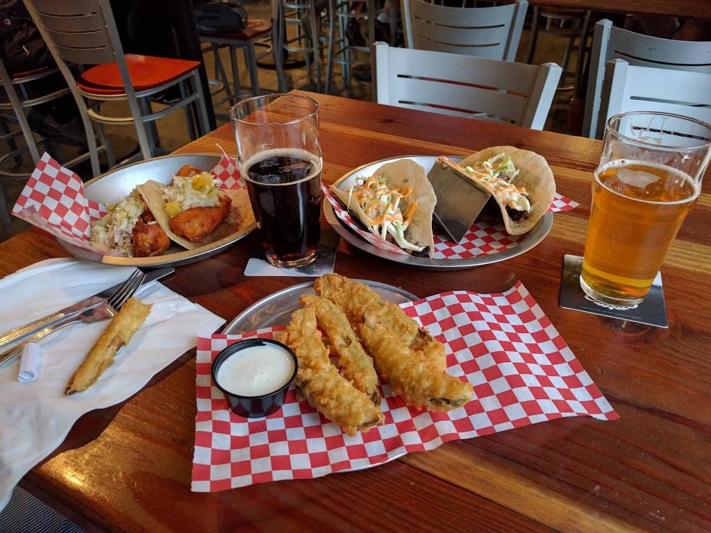 Bootleggers Craft Pub & Eatery | restaurant | 955 Oak St, Bakersfield, CA 93304, USA | 6613222123 OR +1 661-322-2123