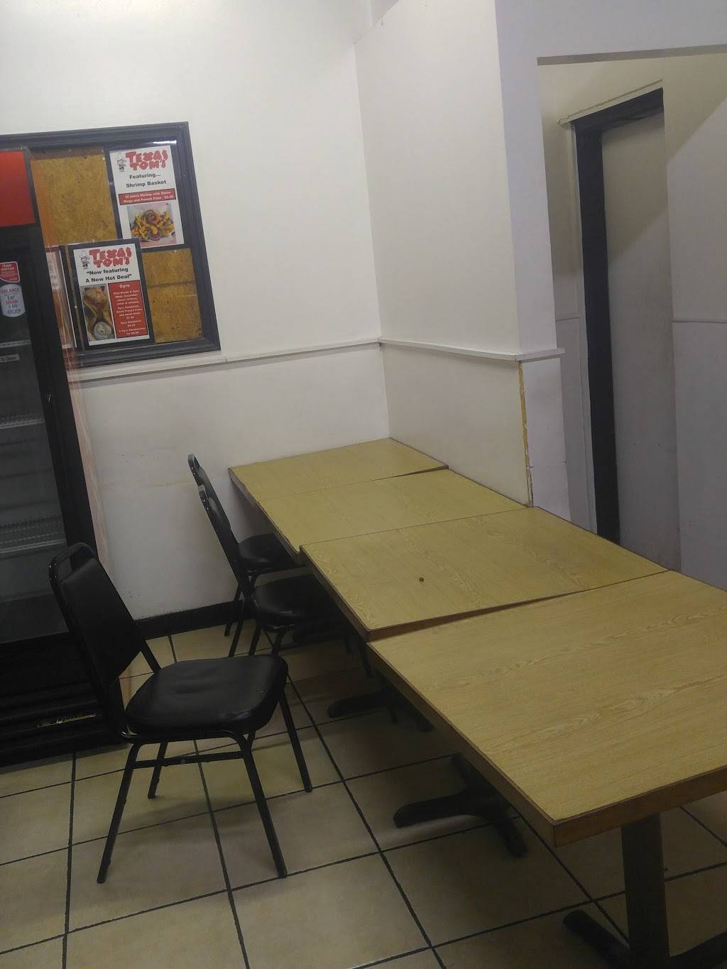 Texas Toms | restaurant | 6950 Prospect Ave, Kansas City, MO 64132, USA | 8164441551 OR +1 816-444-1551