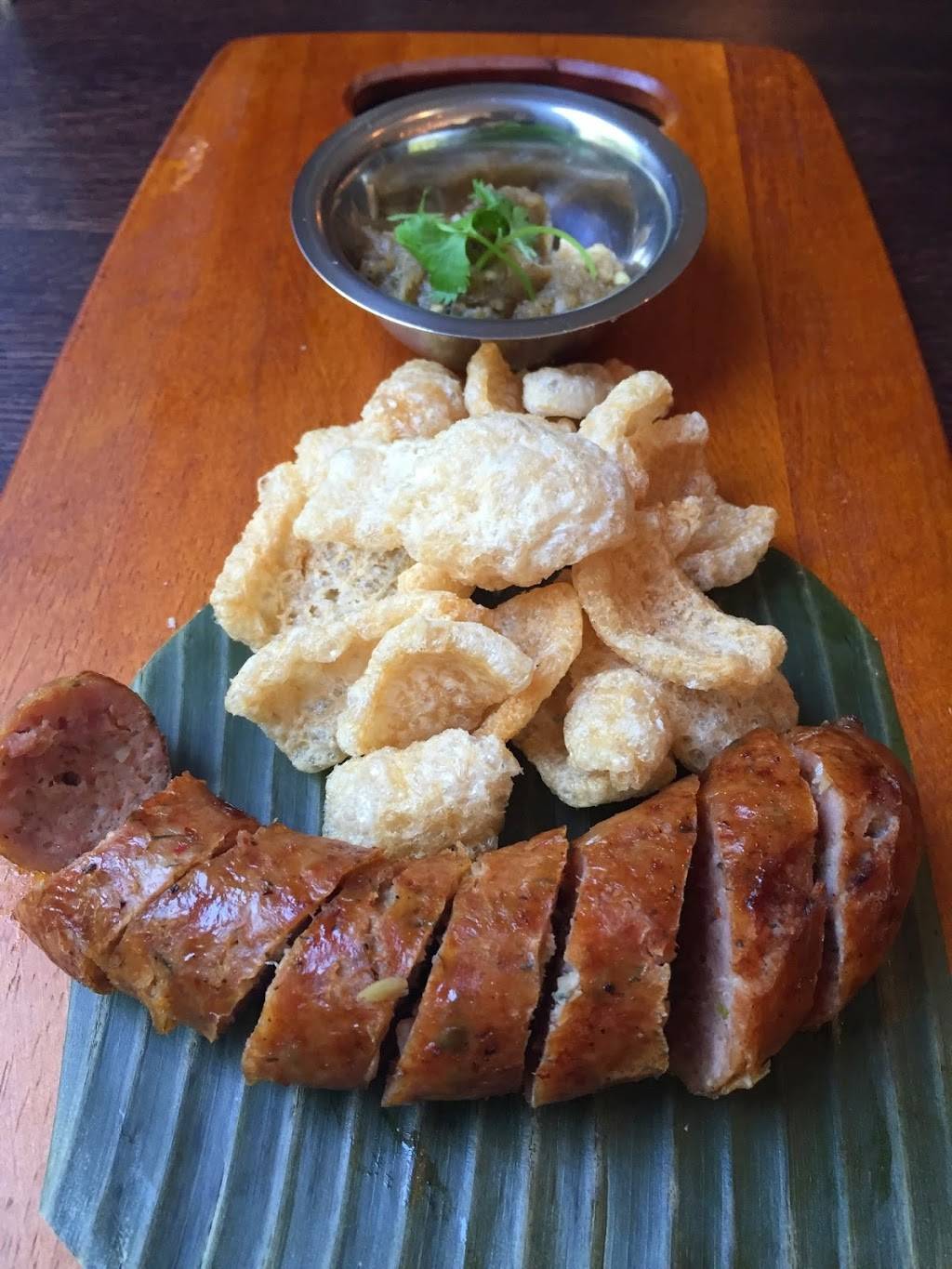 La Ong Thai Bistro | restaurant | 2521 John Milton Dr, Herndon, VA 20171, USA | 7034294056 OR +1 703-429-4056