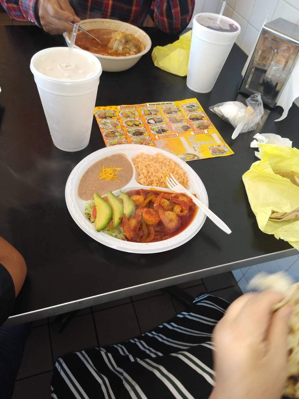 Los Juanitos Mexican Food | restaurant | 1000 E Berry St, Fort Worth, TX 76110, USA | 8173490567 OR +1 817-349-0567