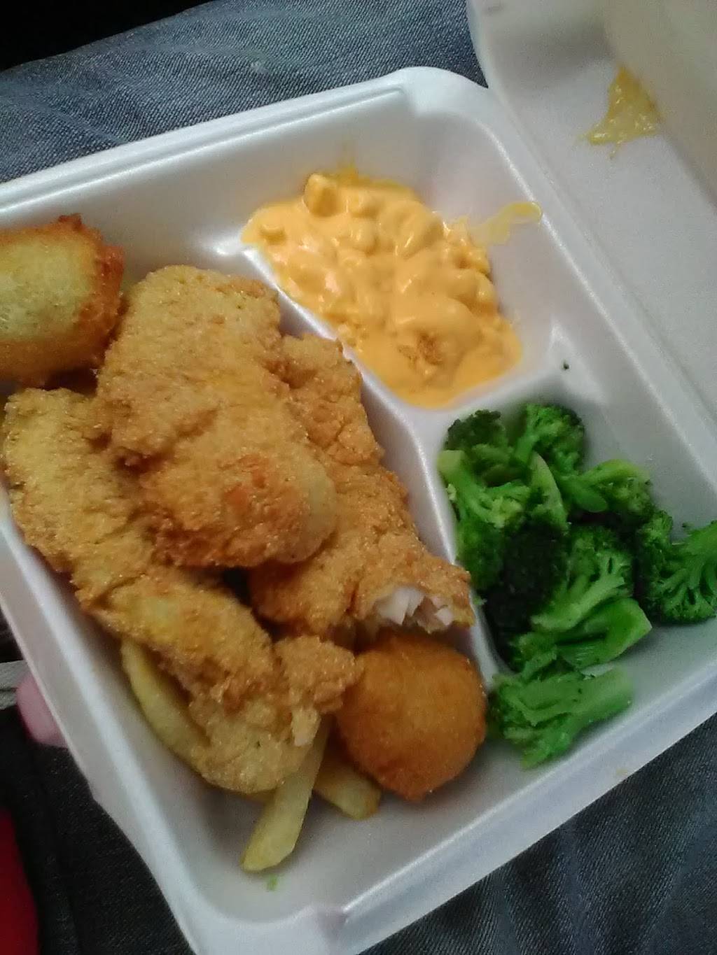 Captain Ds | restaurant | 3911 Victory Blvd, Portsmouth, VA 23701, USA | 7574059450 OR +1 757-405-9450