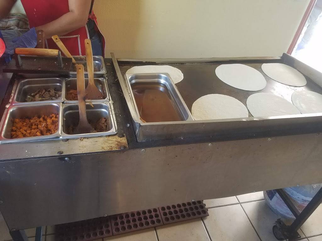 Barbacoa Hidalguense | restaurant | 5001 Carmen Blvd, Las Vegas, NV 89108, USA | 7023537119 OR +1 702-353-7119