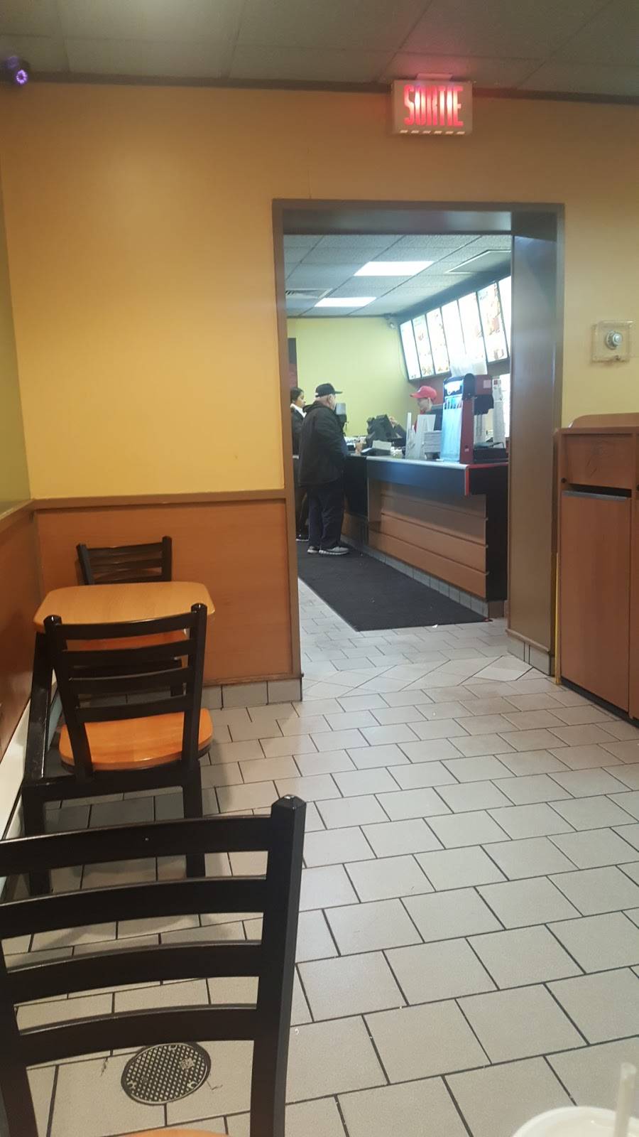 PFK | meal takeaway | 5601 Boulevard Léger, Montréal-Nord, QC H1G 1K4, Canada | 5143262321 OR +1 514-326-2321