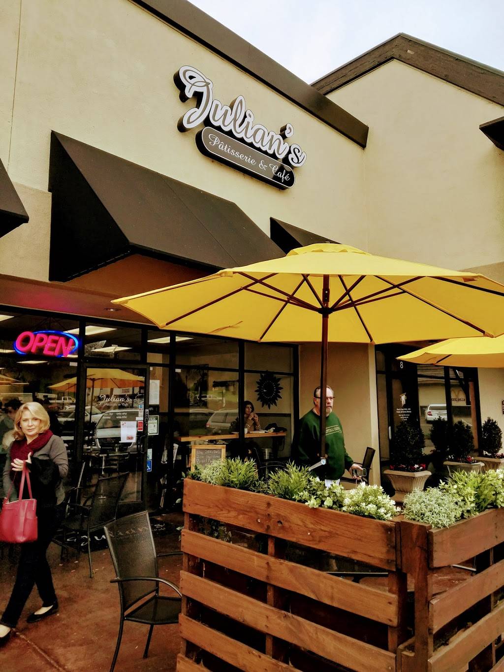 Julians Patisserie and Cafe | bakery | 6610 Folsom-Auburn Rd #7, Folsom, CA 95630, USA | 9169364735 OR +1 916-936-4735