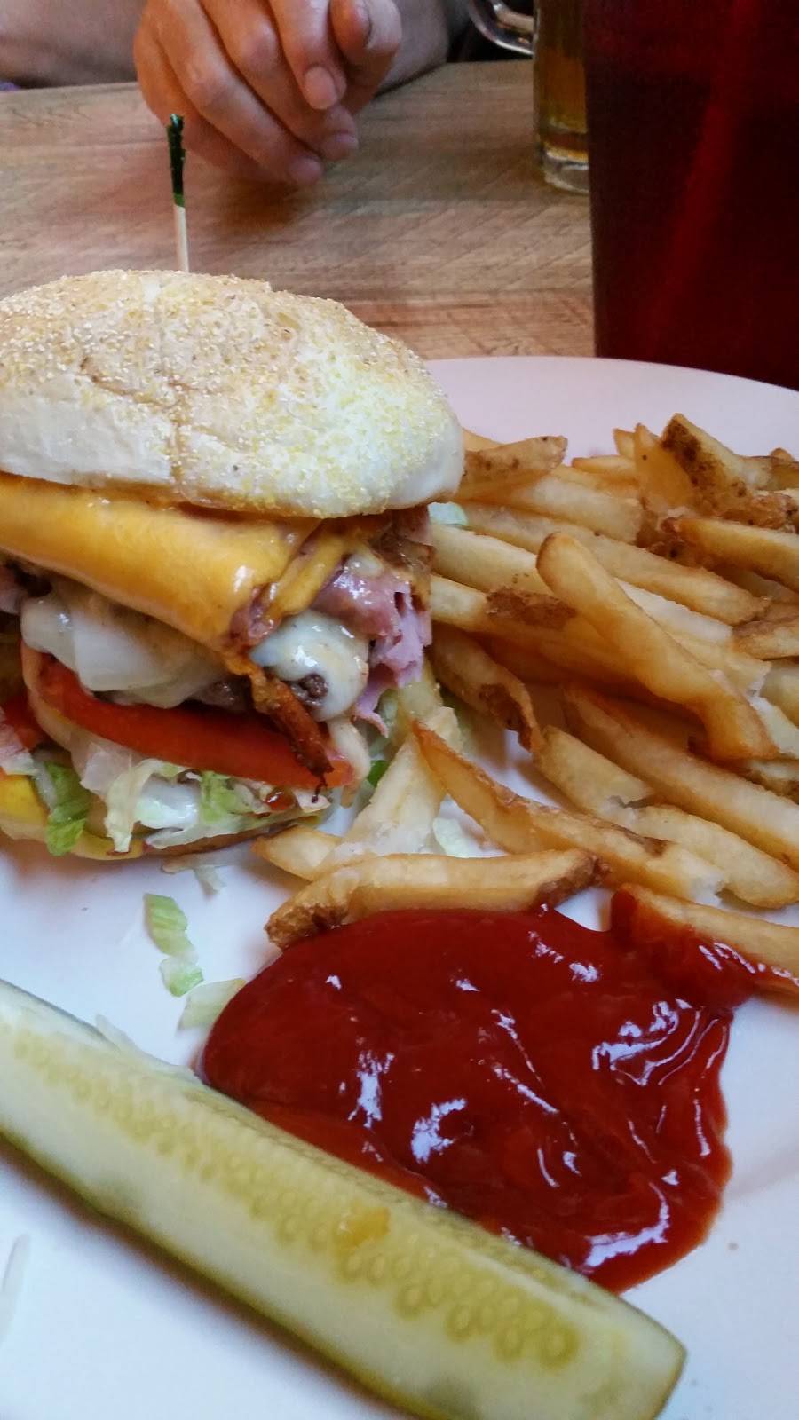 Crossroads Grill and Bar | restaurant | 154 S Main St, Leslie, MI 49251, USA | 5175895895 OR +1 517-589-5895