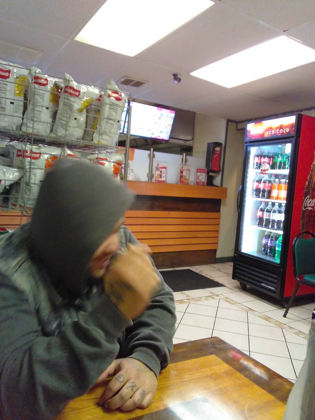 Supreme Pizza | restaurant | 85 Swan St, Methuen, MA 01844, USA | 9786820747 OR +1 978-682-0747