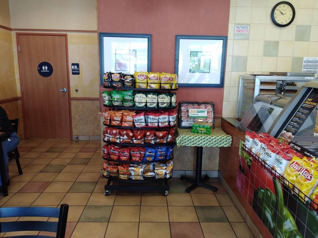 Subway | restaurant | 2281 W. Esplanade Ave, Esplanade Suite B104, San Jacinto, CA 92582, USA | 9516634546 OR +1 951-663-4546