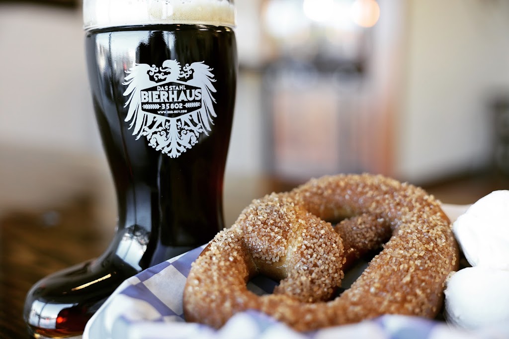 Das Stahl Bierhaus | restaurant | 7914 Memorial Pkwy SW Suite B2, Huntsville, AL 35802, USA | 2567168372 OR +1 256-716-8372