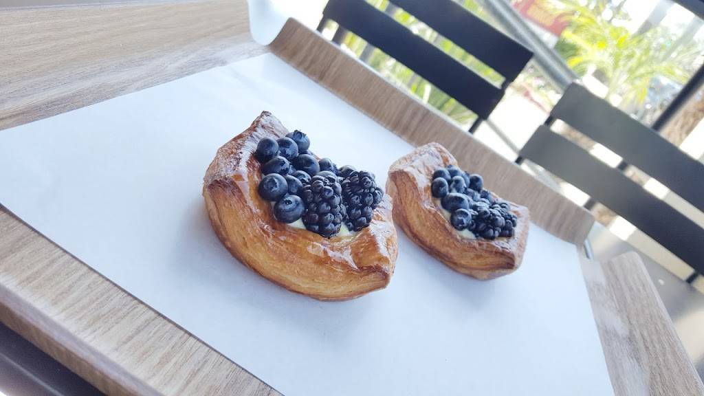 Paris Baguette | restaurant | 17136 Ventura Blvd, Encino, CA 91316, USA | 8188170048 OR +1 818-817-0048