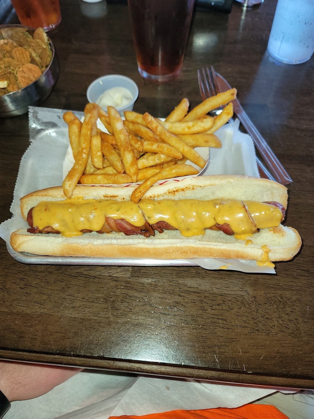 Village Pub | restaurant | 100 Fairview Rd, Asheville, NC 28803, USA | 8284177128 OR +1 828-417-7128