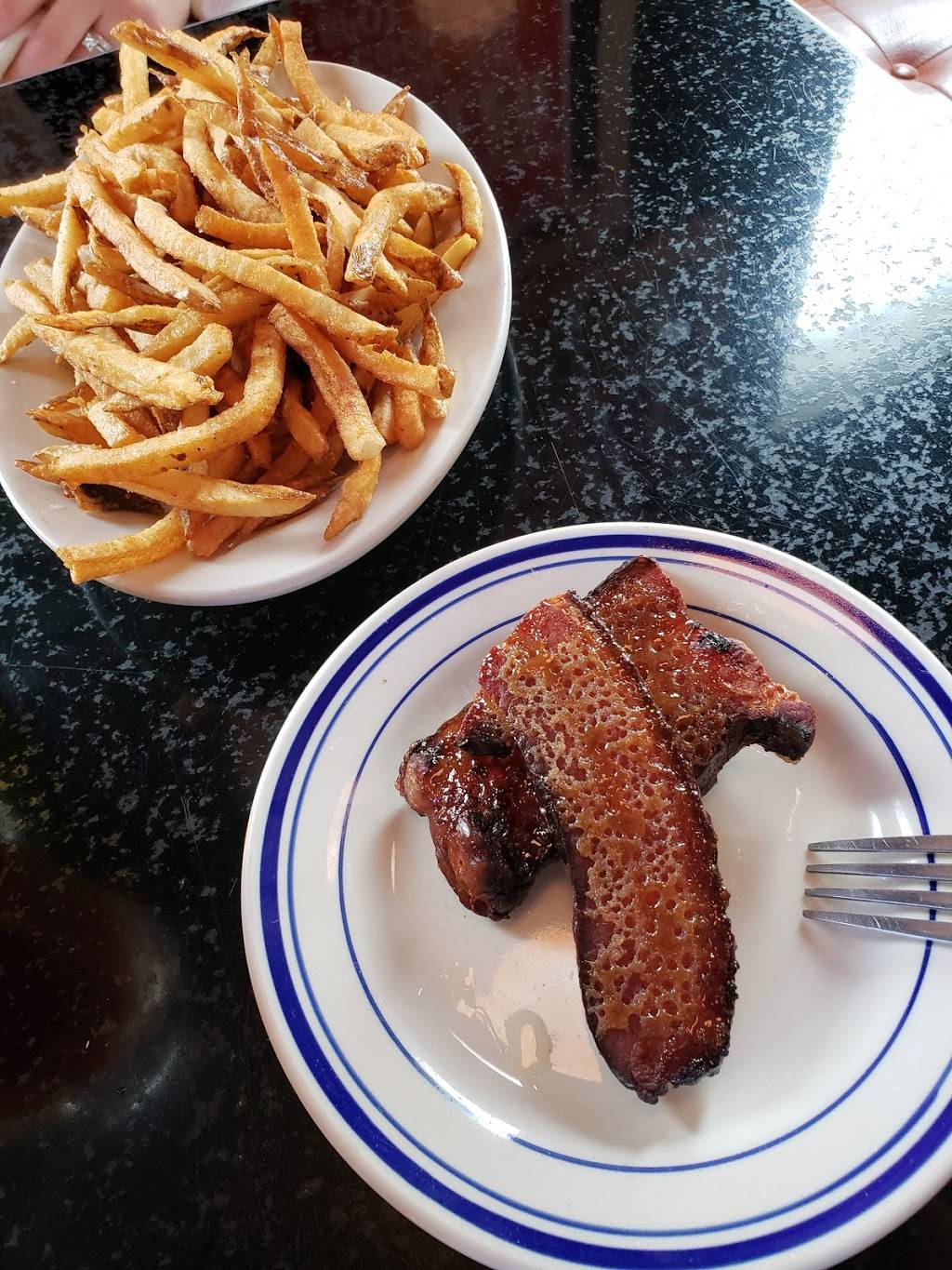 Palomino Bar | restaurant | 2491 S Superior St, Milwaukee, WI 53207, USA | 4147471007 OR +1 414-747-1007