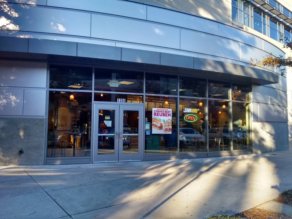 Subway Restaurants | restaurant | California State University, Sacramento, 6000 J St Ste 1300, Sacramento, CA 95819, USA | 9162782355 OR +1 916-278-2355