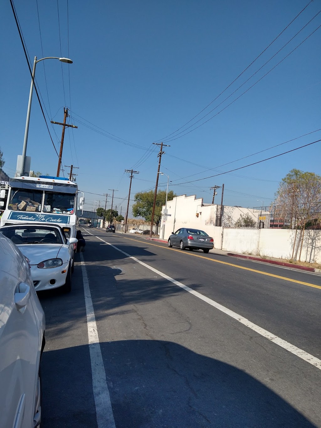 El Milagro St - Sea Food Truck | restaurant | 212 N Ave 19, Los Angeles, CA 90031, USA | 3234235566 OR +1 323-423-5566