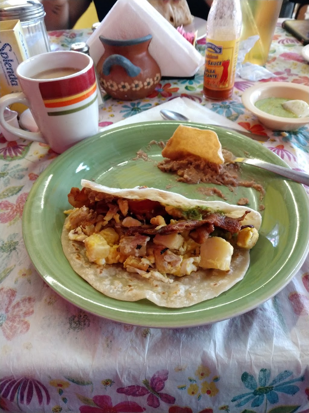 Grandmas Diner | restaurant | 200 S Illinois Ave, Mercedes, TX 78570, USA | 9565657731 OR +1 956-565-7731