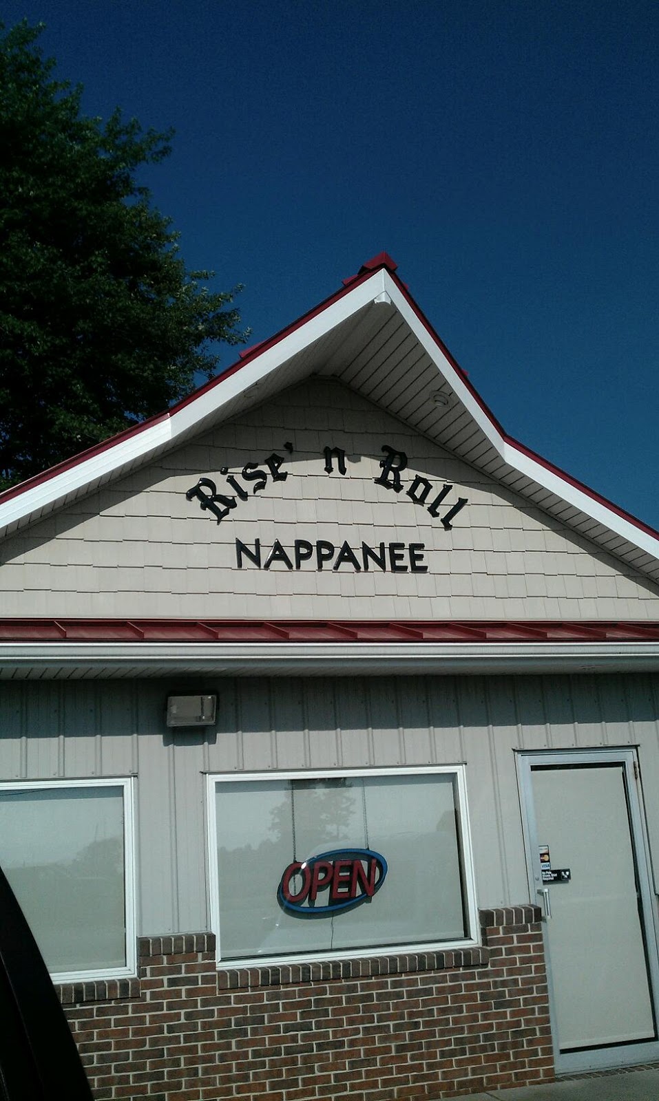 Risen Roll Bakery & Deli | bakery | 70509 State Rte 19, Nappanee, IN 46550, USA | 5747739012 OR +1 574-773-9012