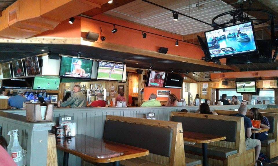 Hooters | meal takeaway | 8050 Kingston Pike, Knoxville, TN 37919, USA | 8656944668 OR +1 865-694-4668