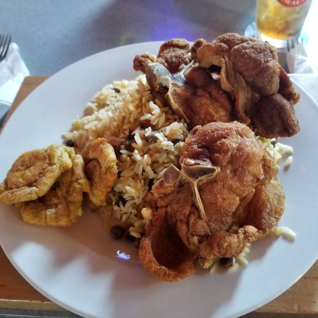 The Blue Ribbon Tavern & Eatery | restaurant | 739 W St Paul Ave, Waukesha, WI 53188, USA | 2625428100 OR +1 262-542-8100