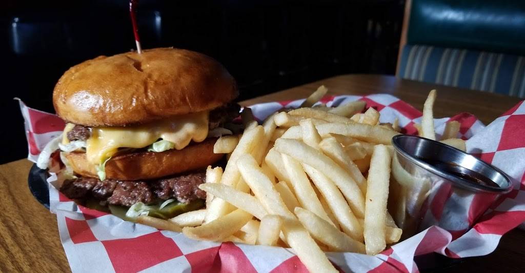 Bulls Horn Food and Drink | restaurant | 4563 S 34th Ave, Minneapolis, MN 55406, USA | 6122081378 OR +1 612-208-1378