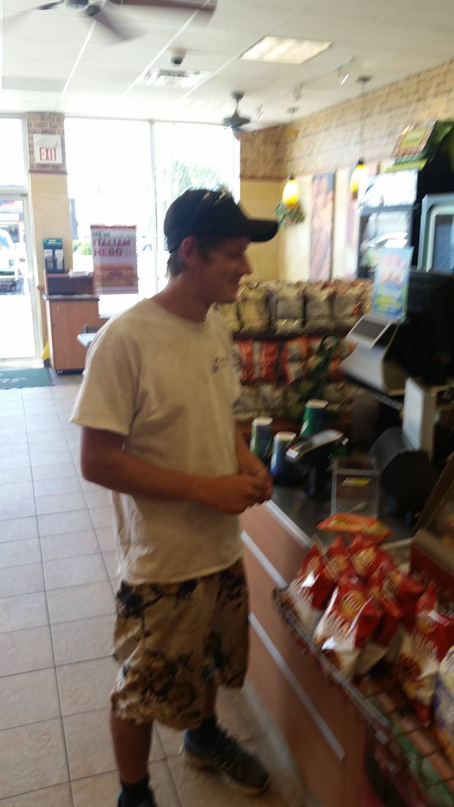 Subway | restaurant | 341 Talbot St N, Essex, ON N8M 2W3, Canada | 5197764853 OR +1 519-776-4853