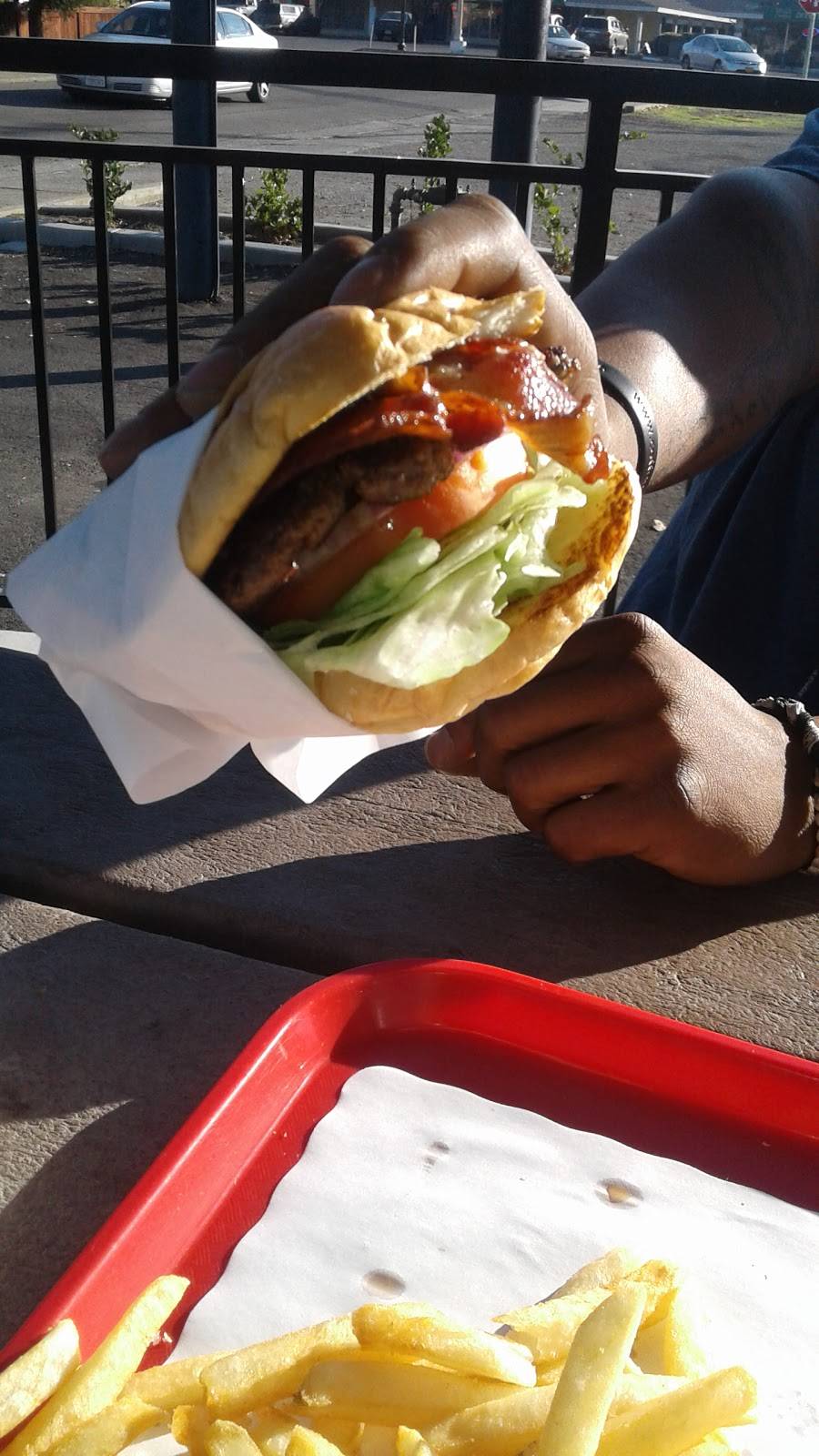 Village Drive-in | restaurant | 3810 60th St, Sacramento, CA 95820, USA | 9164573196 OR +1 916-457-3196