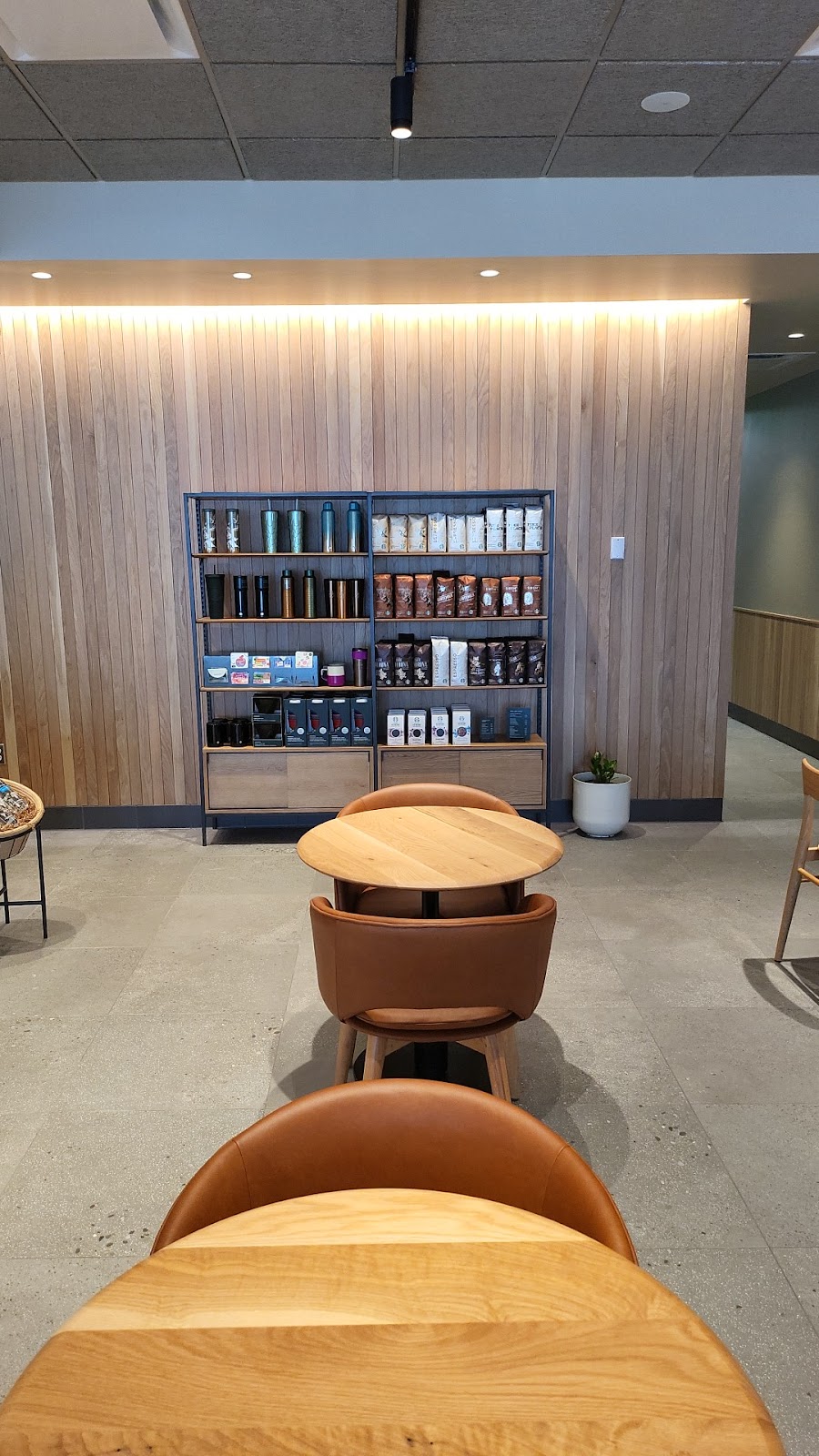 Starbucks | cafe | 40457 S Groesbeck Hwy, Clinton Twp, MI 48036, USA | 5862717180 OR +1 586-271-7180