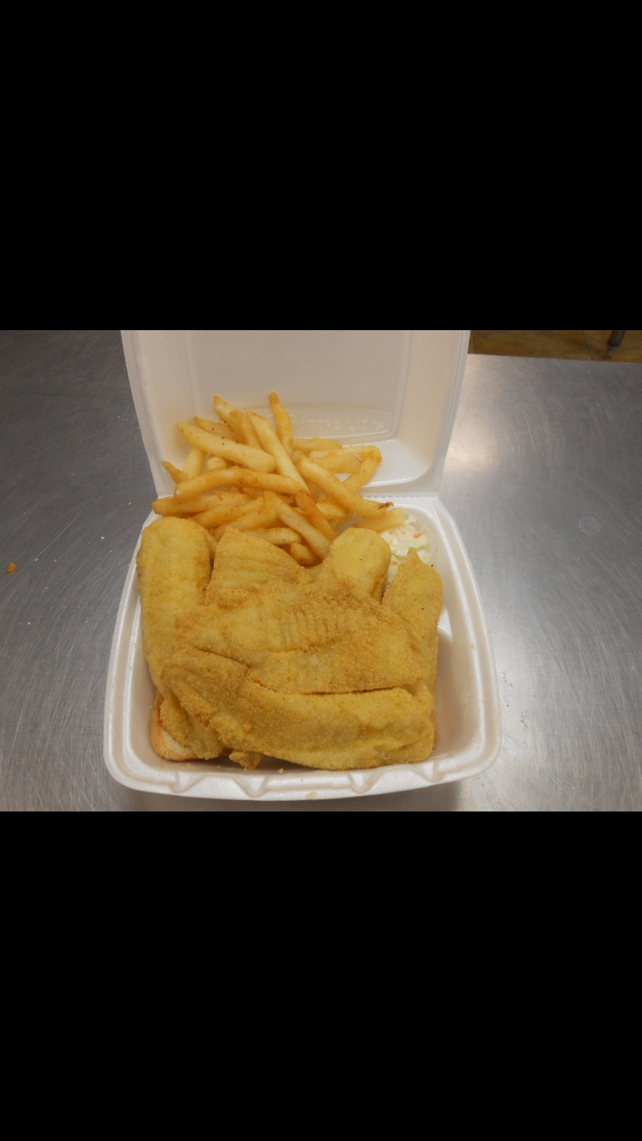 Sharks Fish & Chicken | restaurant | 11436 S Michigan Ave, Chicago, IL 60628, USA | 7736148823 OR +1 773-614-8823