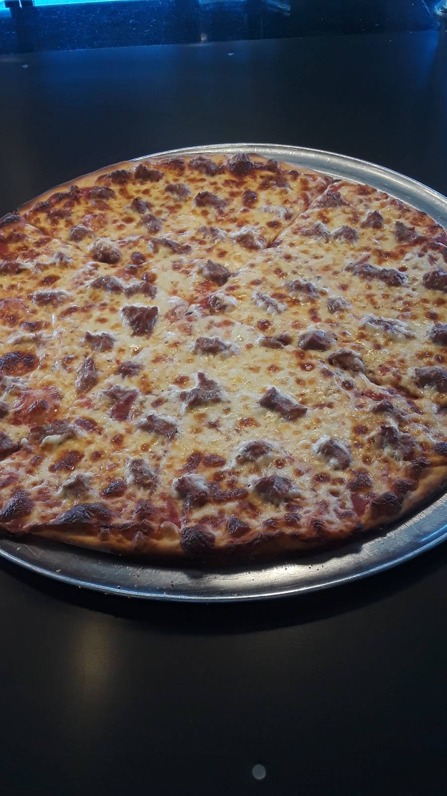 Armands Pizzeria | restaurant | 6694 N Northwest Hwy, Chicago, IL 60631, USA | 7739304800 OR +1 773-930-4800