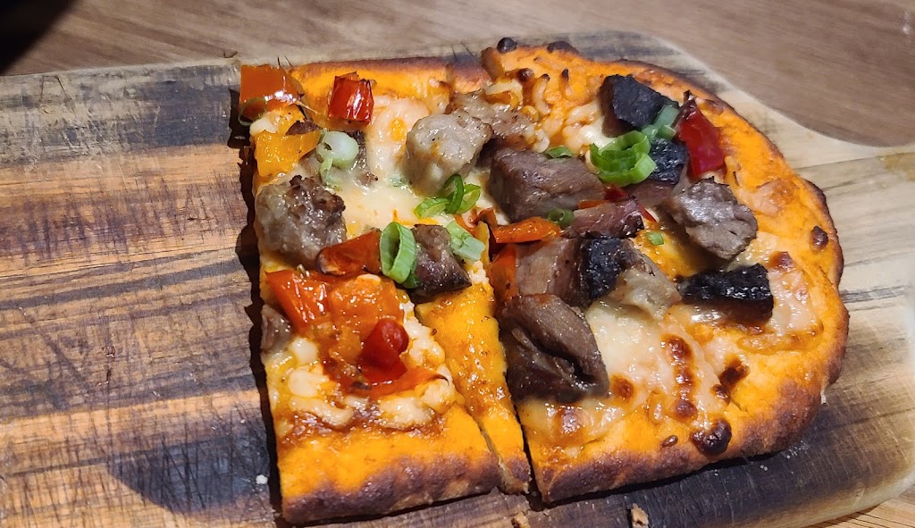 Laylas Bar + Kitchen | night club | 142-B E Woodin Ave, Chelan, WA 98816, USA | 5098880800 OR +1 509-888-0800