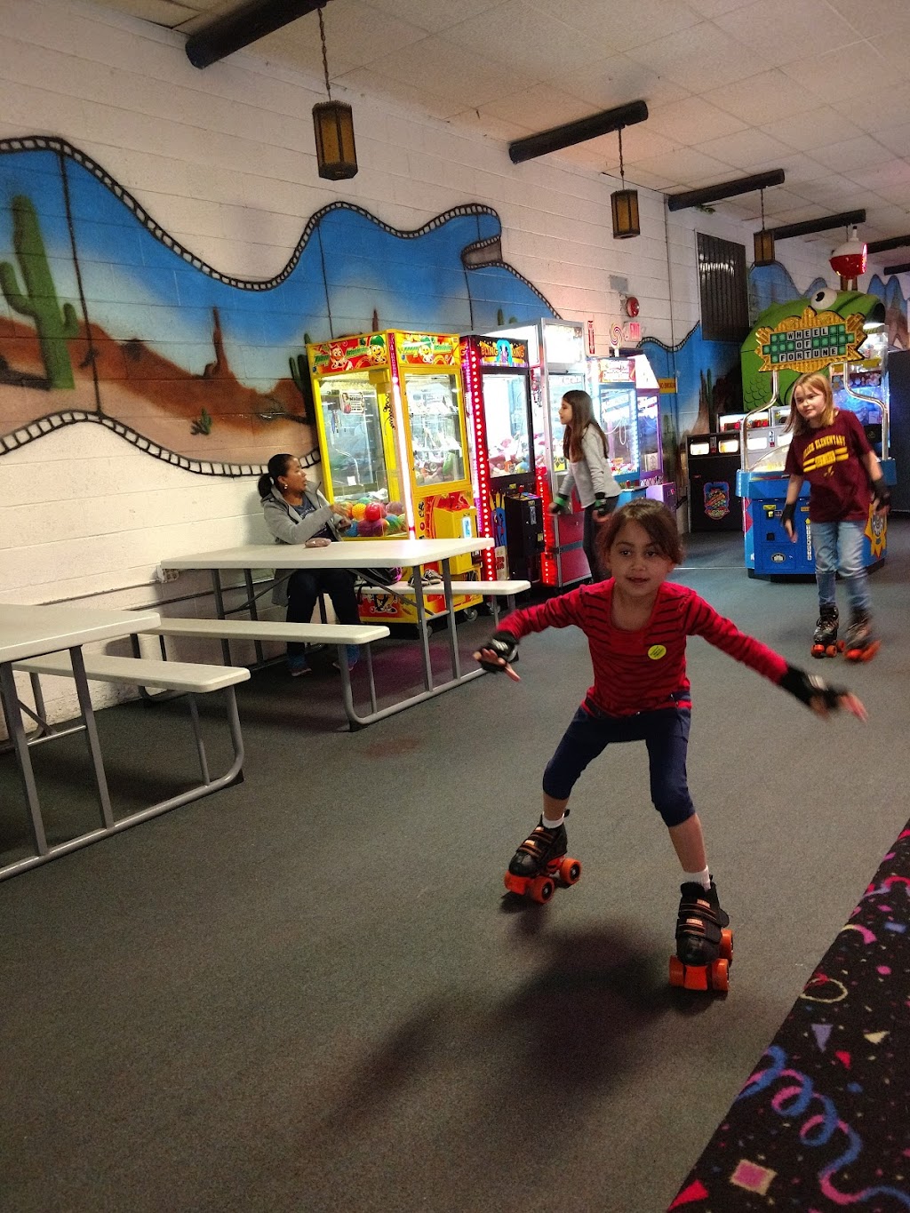 Skateland | cafe | 7 E Southern Ave, Mesa, AZ 85210, USA | 4808337775 OR +1 480-833-7775