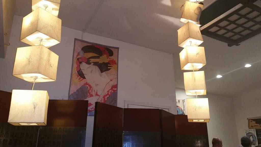 Sushi Dragon | restaurant | 8069 Vineland Ave, Sun Valley, CA 91352, USA | 8187684507 OR +1 818-768-4507