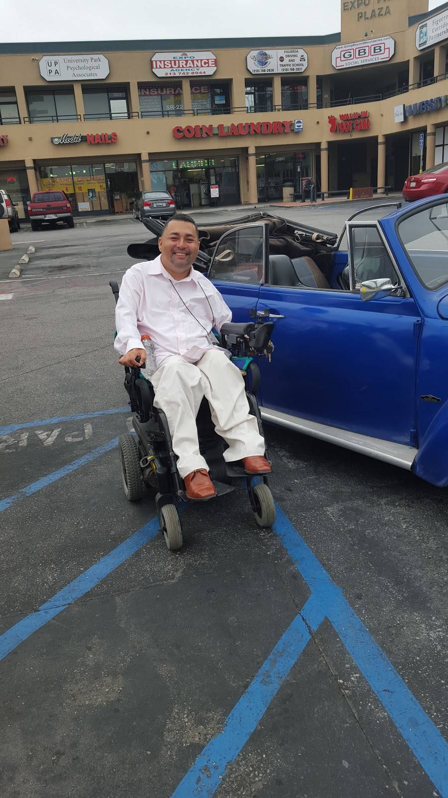 Toms jr burgers | restaurant | 1030 W Martin Luther King Jr Blvd, Los Angeles, CA 90037, USA | 3236765678 OR +1 323-676-5678