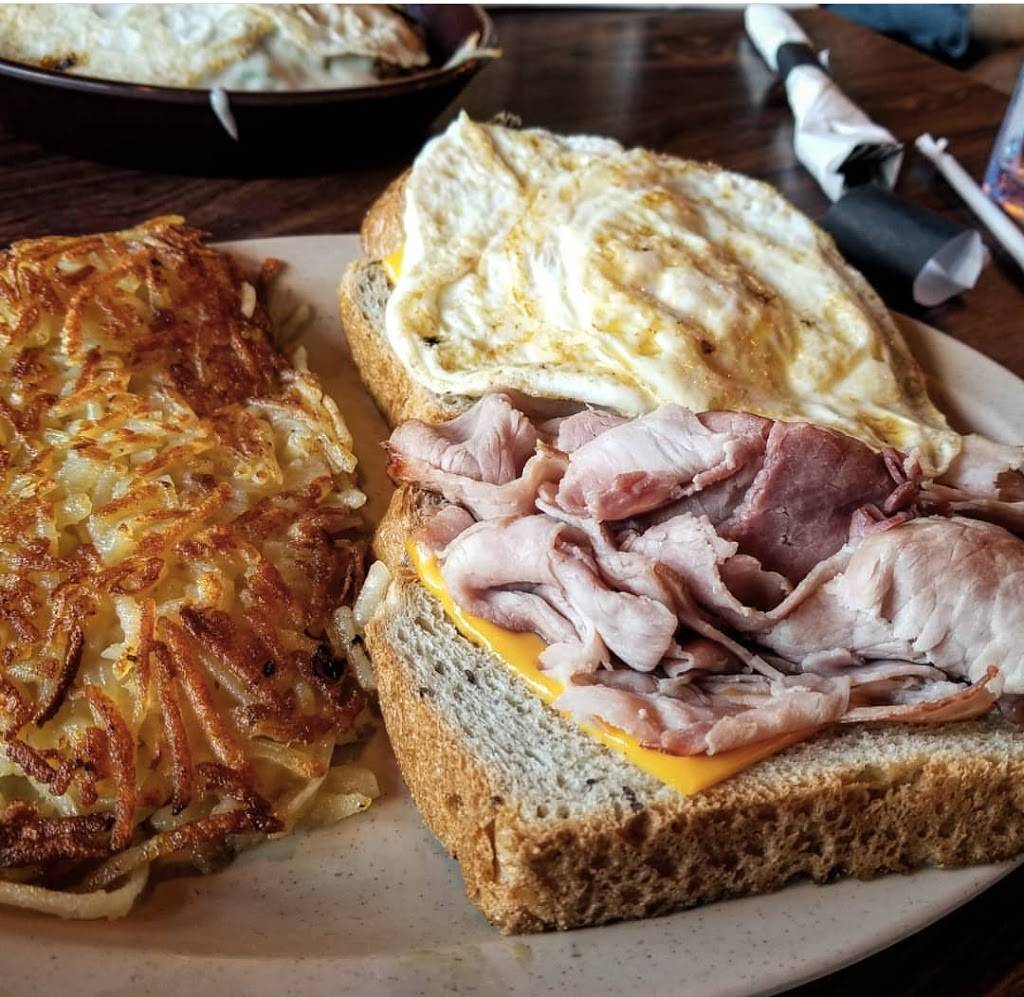 Mitchells Restaurant | restaurant | 6957, 1400 N Cocoa Blvd, Cocoa, FL 32922, USA | 3213382909 OR +1 321-338-2909