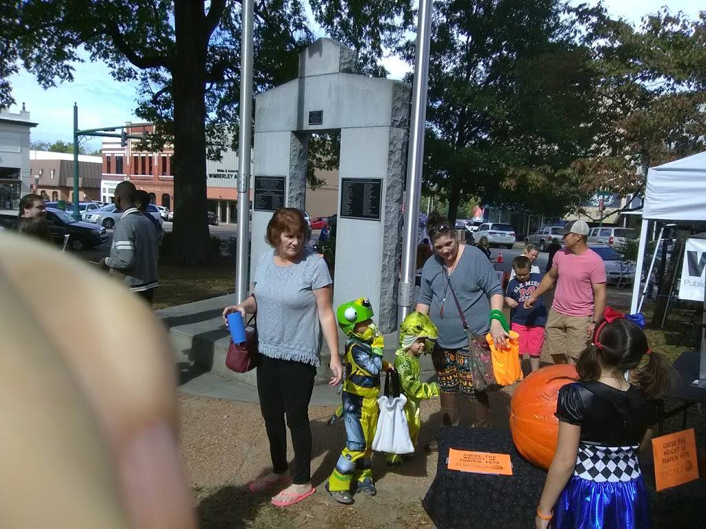 Perrys BBQ & Catering | restaurant | 215 E Ruff St, Paris, TN 38242, USA | 7313369668 OR +1 731-336-9668