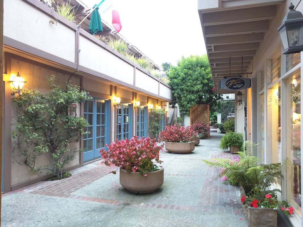 Bistro Giovanni | restaurant | 6 San Carlos St, Carmel-By-The-Sea, CA 93921, USA | 8316265800 OR +1 831-626-5800