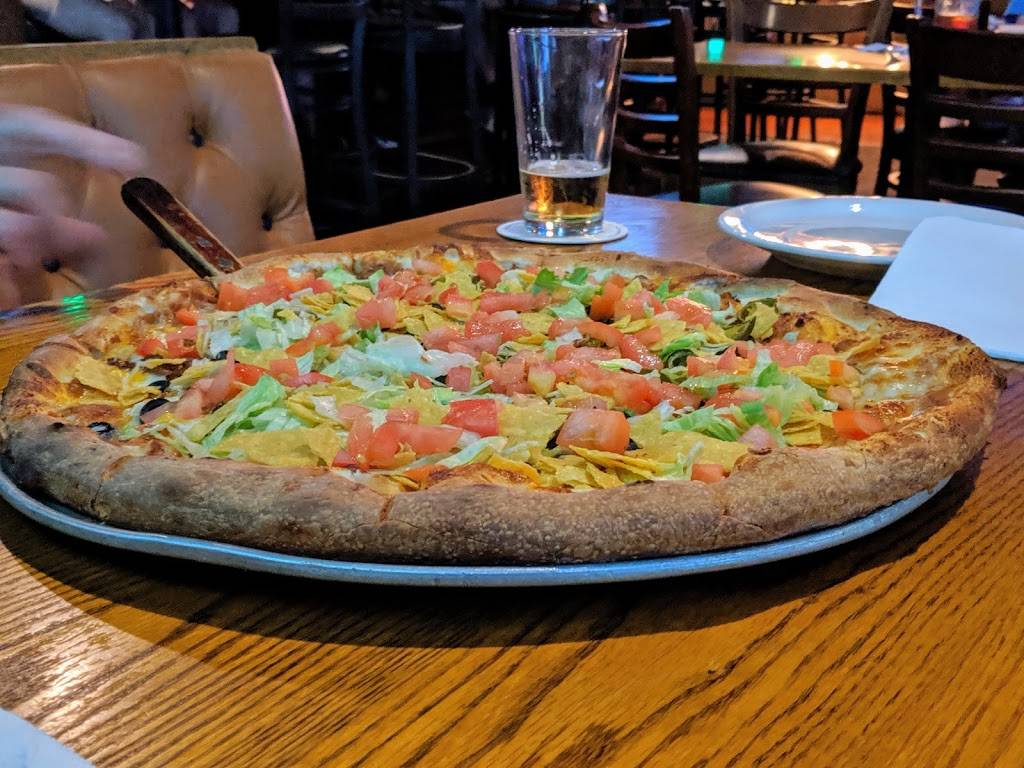 Tom Codys Pizza & Sports Bar | restaurant | 2630 N Lombard St, Portland, OR 97217, USA | 5032834217 OR +1 503-283-4217