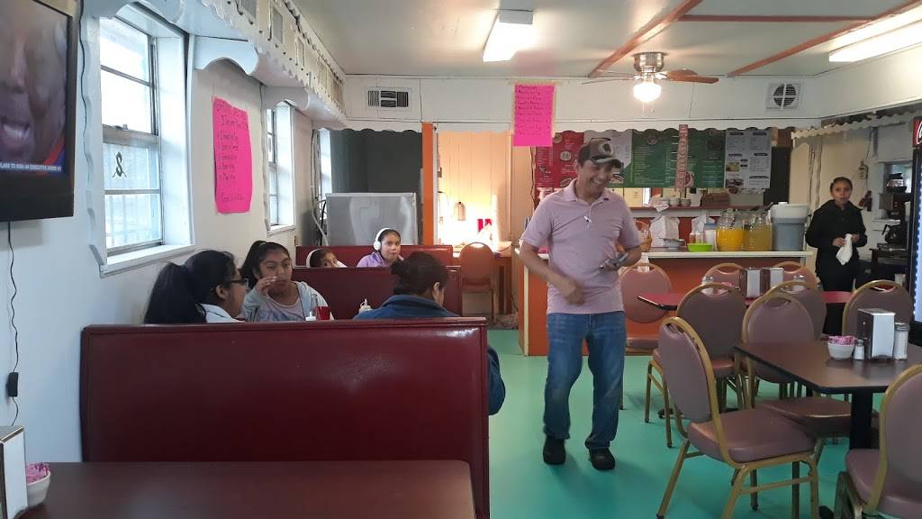 Los Chilaquiles Mexican Restaurant | restaurant | 2108 N Austin St, Seguin, TX 78155, USA | 8304915144 OR +1 830-491-5144