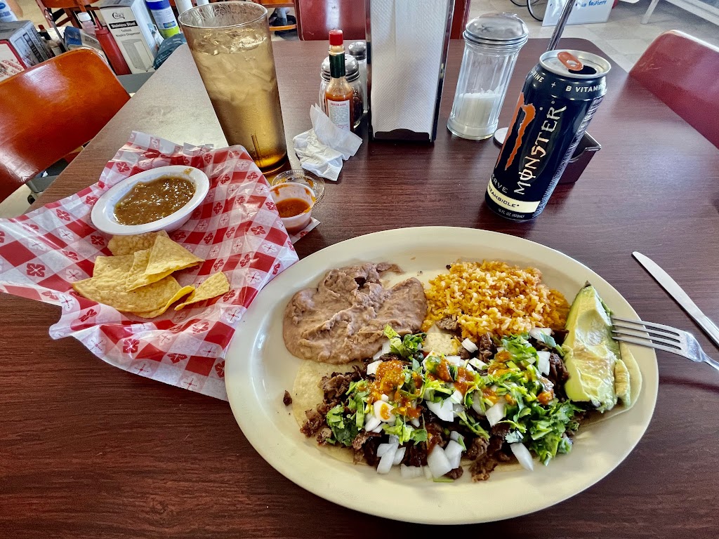 Gilberts Restaurant | restaurant | 313 E Broadway, Van Horn, TX 79855, USA | 4322849153 OR +1 432-284-9153