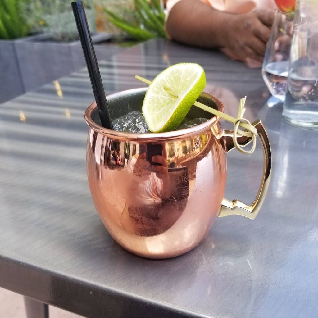 DW Bistro | restaurant | 9275 W Russell Rd #190, Las Vegas, NV 89148, USA | 7025275200 OR +1 702-527-5200