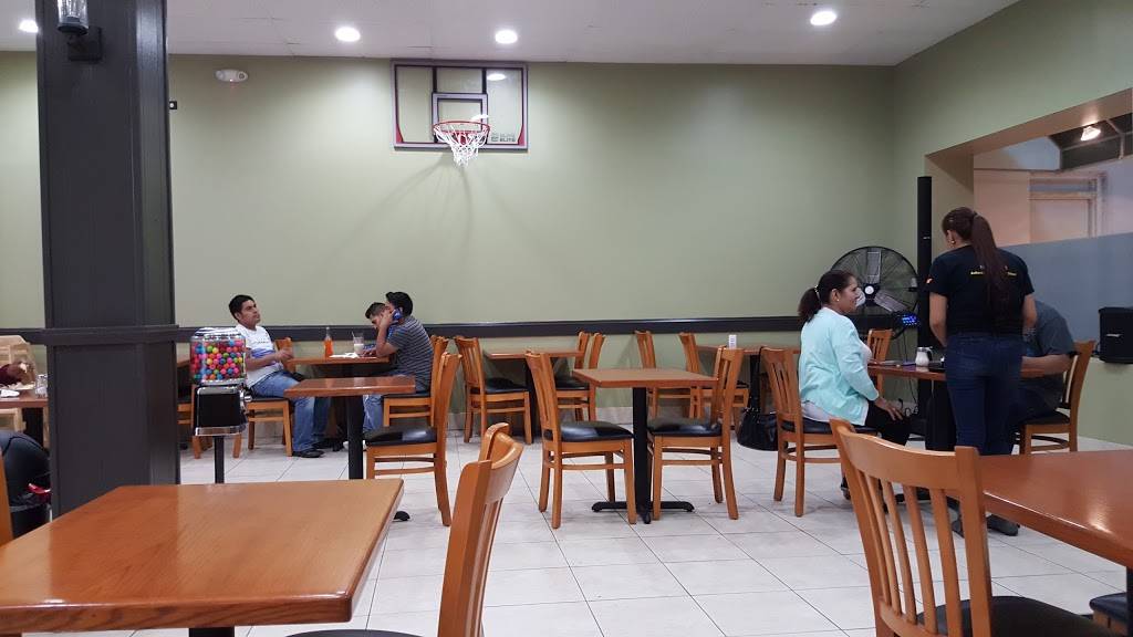 Rickys Pub & Grill | restaurant | 237 N Glebe Rd, Arlington, VA 22203, USA | 7032437400 OR +1 703-243-7400