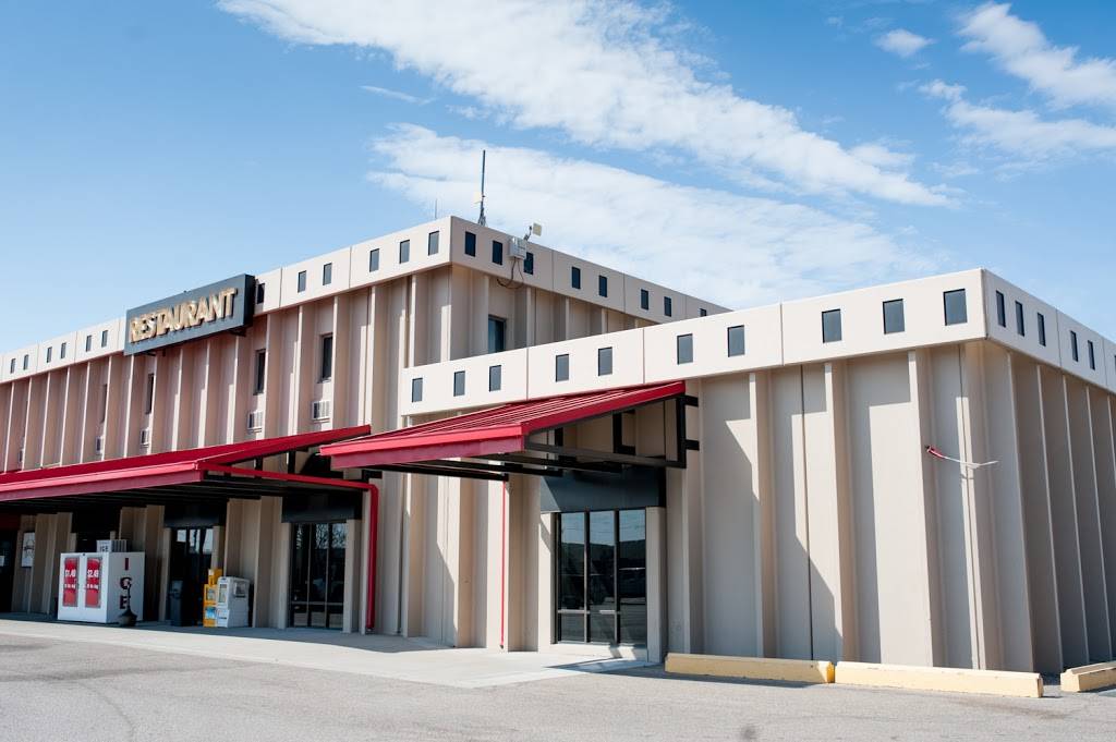 Charlies Restaurant | restaurant | 200 Manchester Ave, Newton, KS 67114, USA | 3162830790 OR +1 316-283-0790