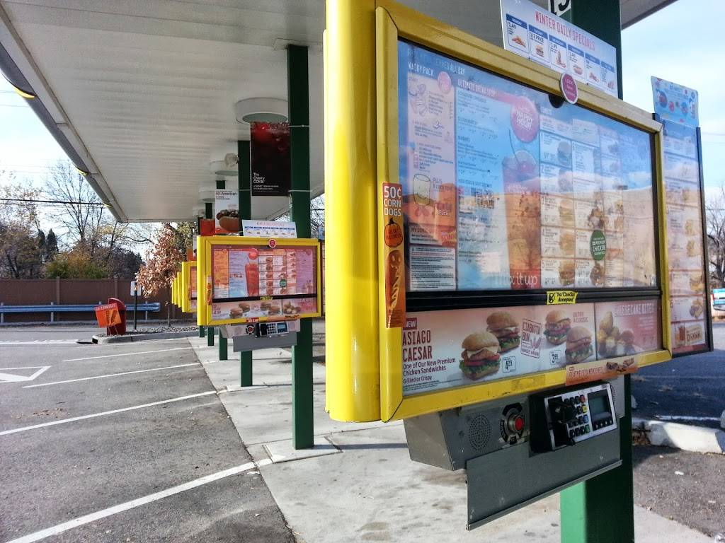 Sonic Drive-In | restaurant | 4910 Central Ave NE, Columbia Heights, MN 55421, USA | 7637469525 OR +1 763-746-9525