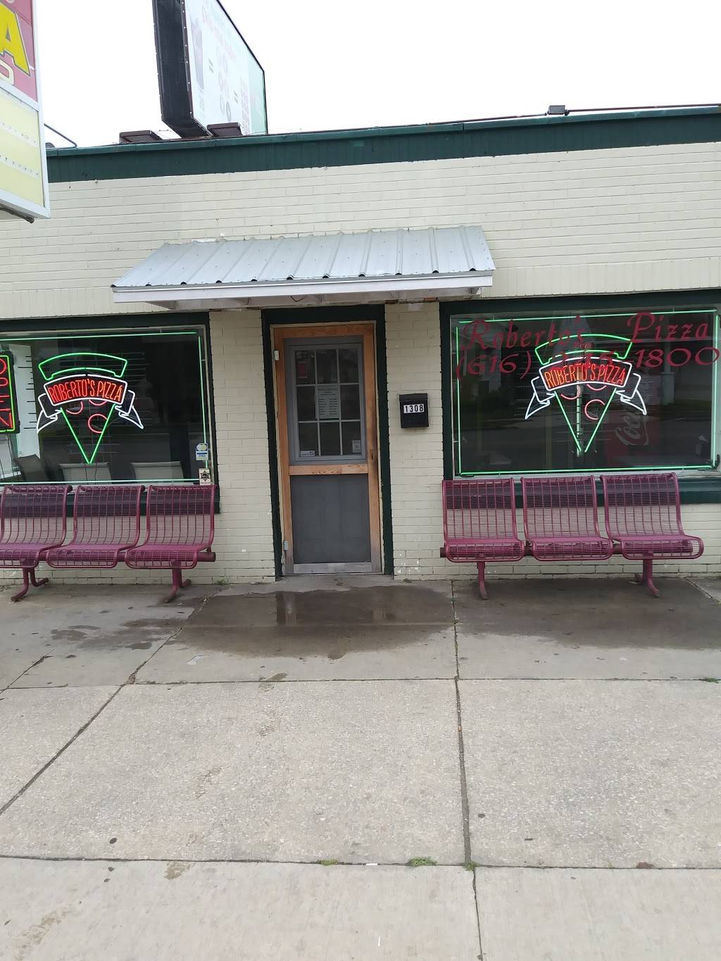 Robertos Pizza | restaurant | 1308 Burton St SW, Wyoming, MI 49509, USA | 6162451800 OR +1 616-245-1800