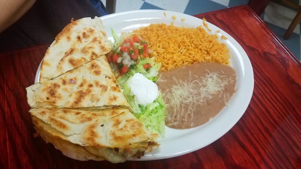 Chavelas Mexican Cuisine | restaurant | 2621 N Rangeline Rd, Webb City, MO 64870, USA | 4176268055 OR +1 417-626-8055