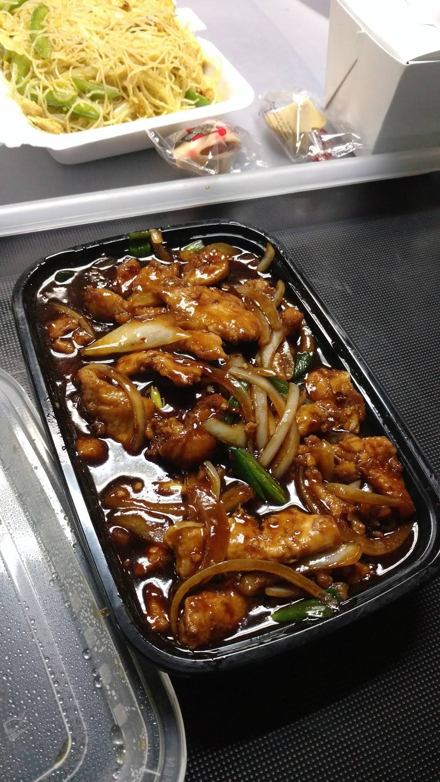 Wing Yip Chop Suey Restaurant | restaurant | 537 W 26th St, Chicago, IL 60616, USA | 3123262822 OR +1 312-326-2822