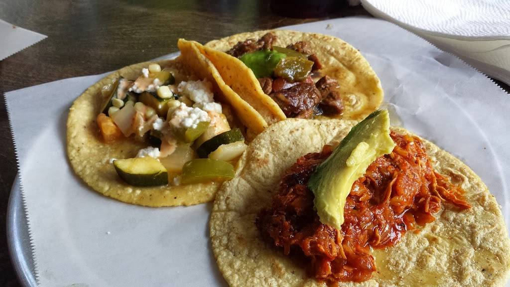 Guisados | restaurant | 1261 Sunset Blvd, Los Angeles, CA 90026, USA | 2132507600 OR +1 213-250-7600