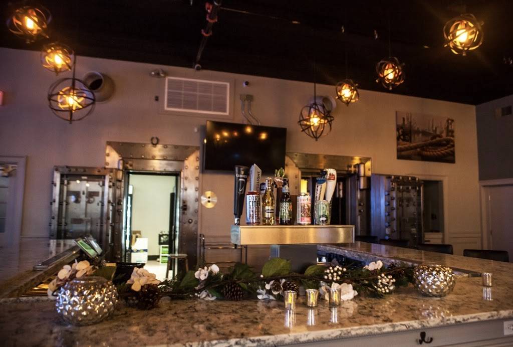 Greasy Luck Pub & Music Hall | restaurant | 791 Purchase St, New Bedford, MA 02740, USA | 7744254600 OR +1 774-425-4600